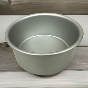 Fat‎ Daddio's Anodized Aluminum Round Cake Pan 6"x3"